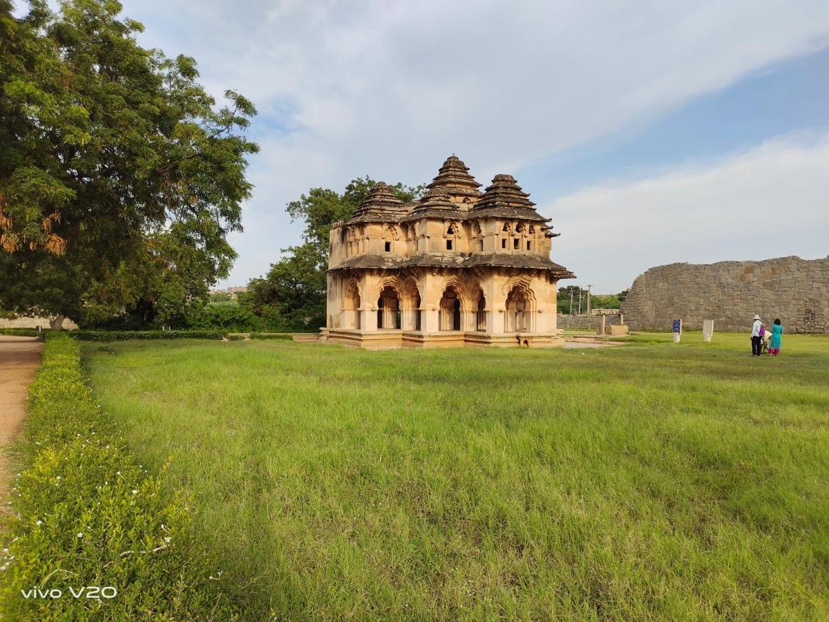 Srinivasa Homestay Hampi Exterior foto